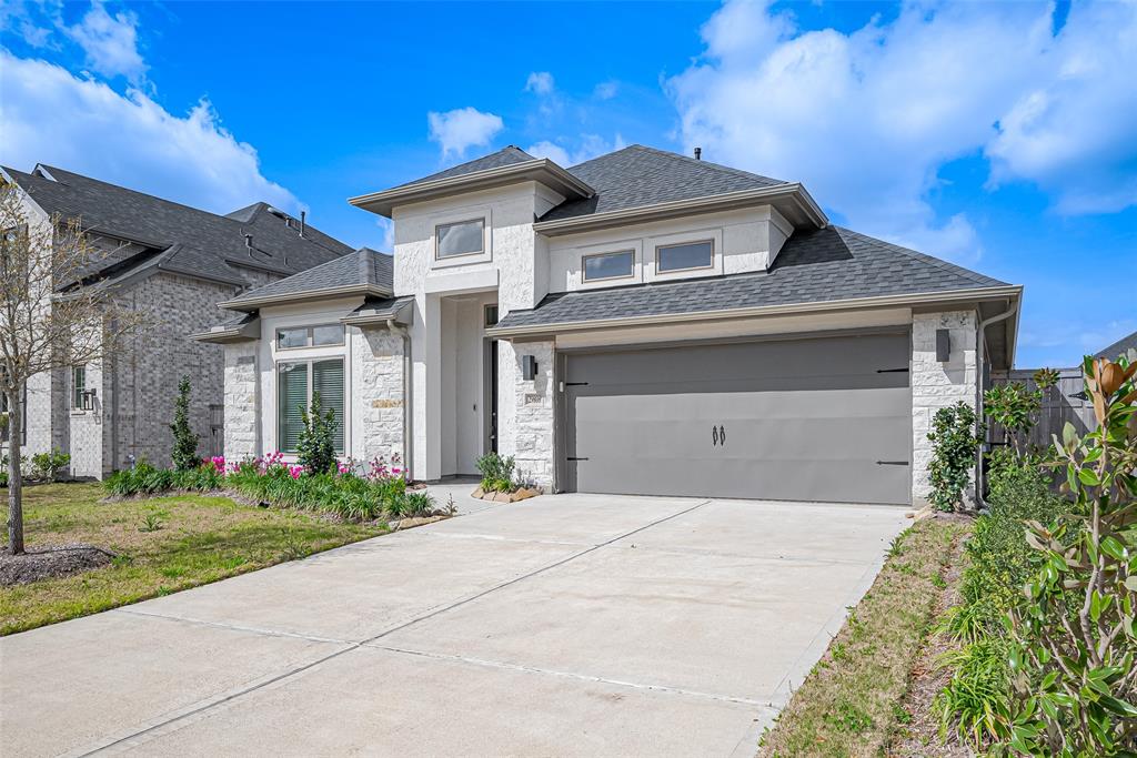 29808 Breezy Pines Loop, Fulshear, Texas image 3