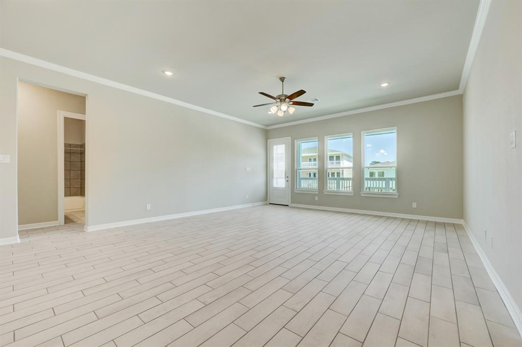 1909 Cindy Court, Dickinson, Texas image 9