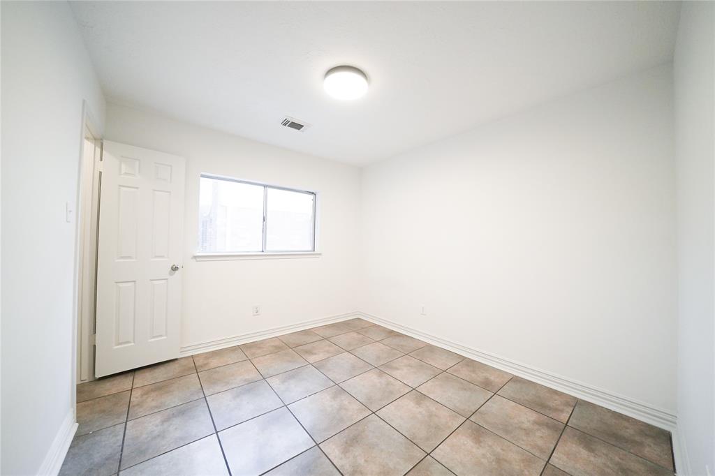 5006 Dawngate Drive, Spring, Texas image 13