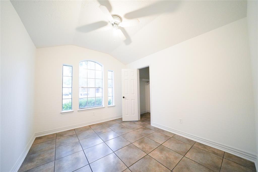 5006 Dawngate Drive, Spring, Texas image 12