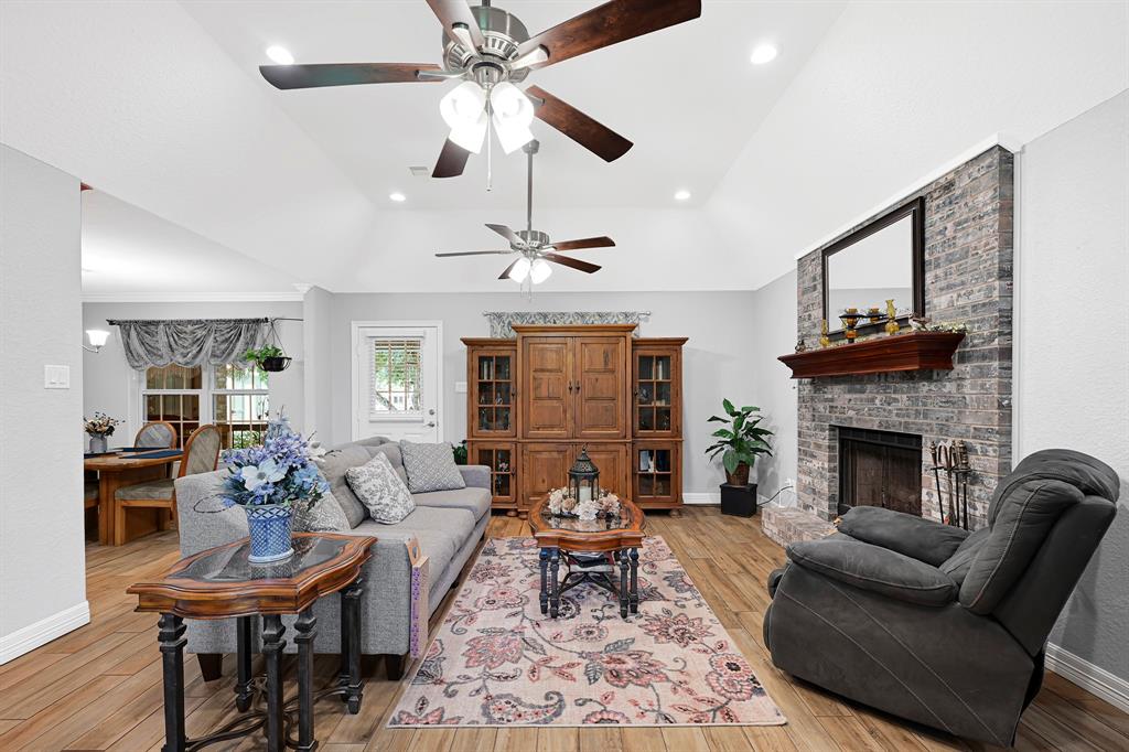 2813 Avenue J, Santa Fe, Texas image 8