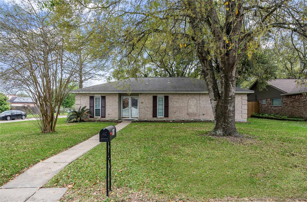 807 Driftwood Street, League City, Texas image 2