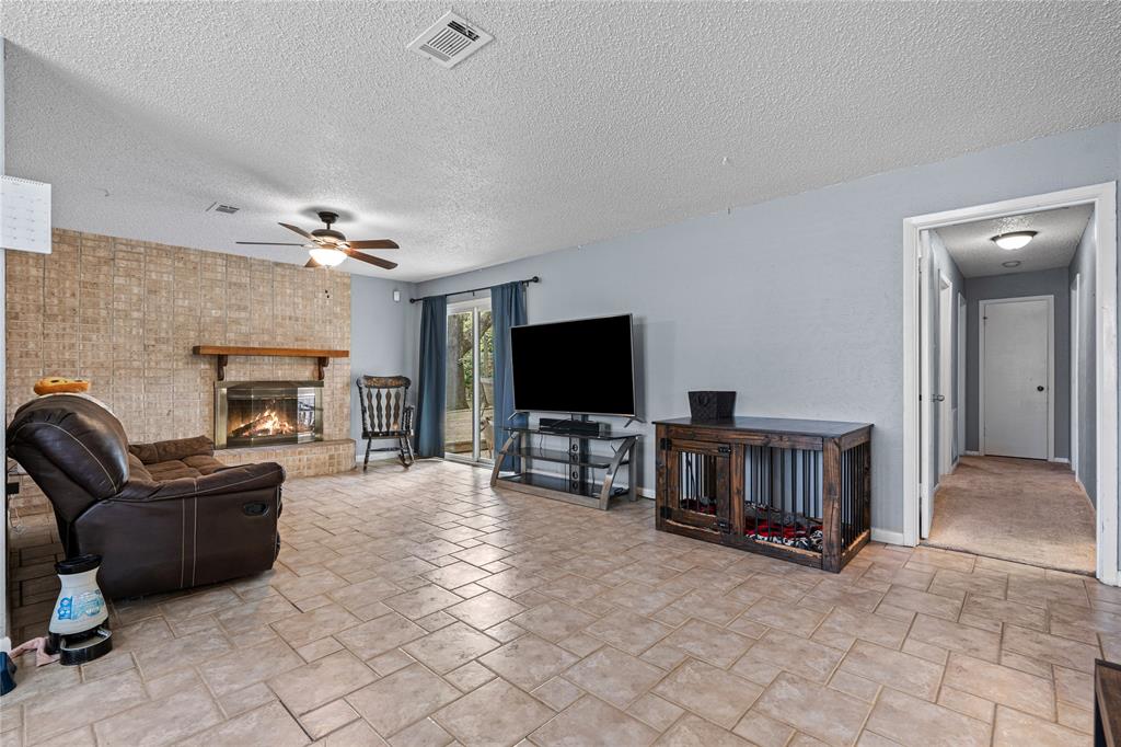 807 Driftwood Street, League City, Texas image 5