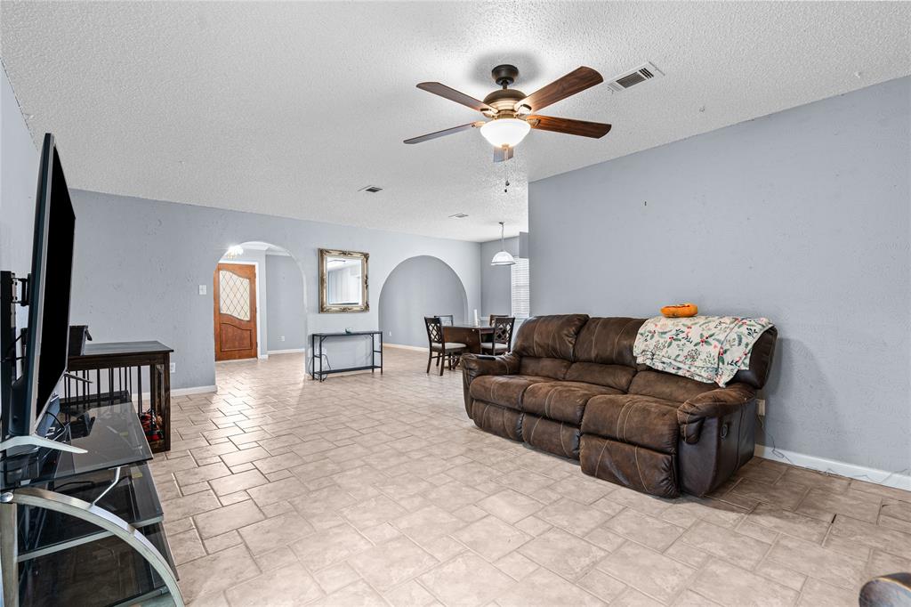 807 Driftwood Street, League City, Texas image 7