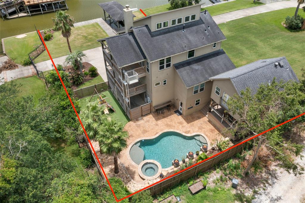 4525 Beacon Hill Drive, Seabrook, Texas image 2