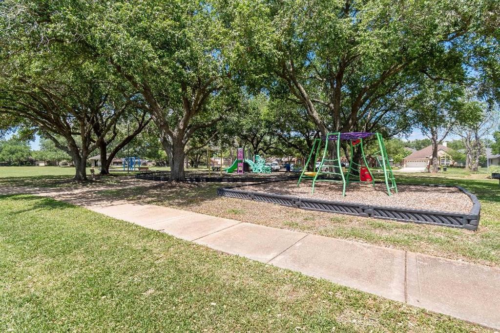 2538 Silent Shore Court, Richmond, Texas image 40