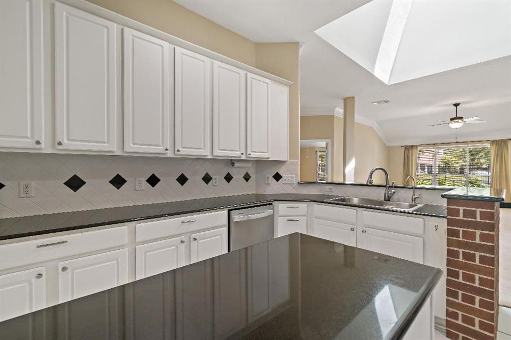 2538 Silent Shore Court, Richmond, Texas image 12