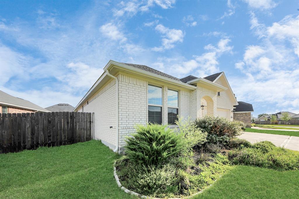 8034 Royal Palm Drive, Fulshear, Texas image 4