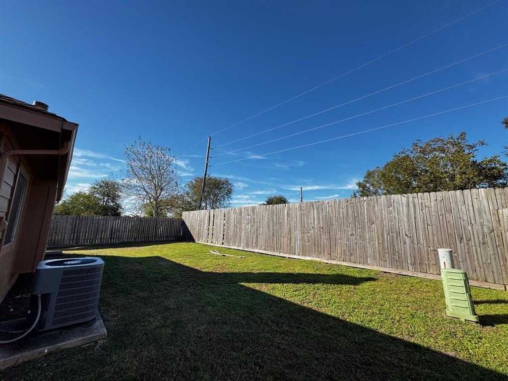 1114 N Magnolia Dale Drive, Fresno, Texas image 34