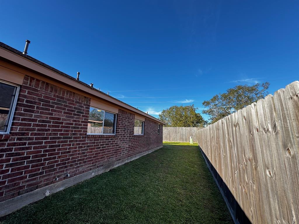 1114 N Magnolia Dale Drive, Fresno, Texas image 33