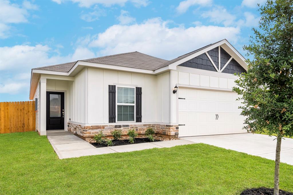 15846 Berry Hill Drive, Conroe, Texas image 2