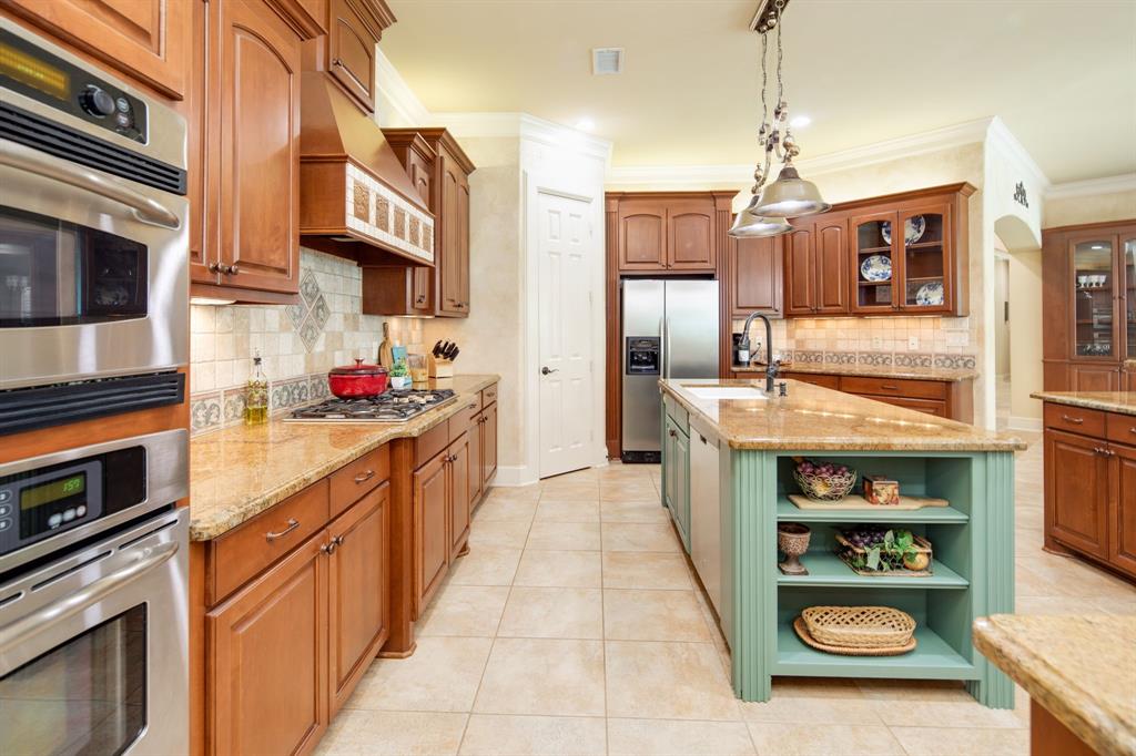 15609 Crown Oaks Drive, Montgomery, Texas image 12