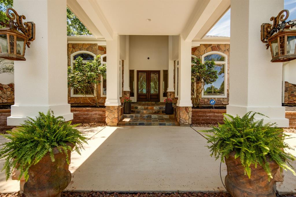 15609 Crown Oaks Drive, Montgomery, Texas image 8