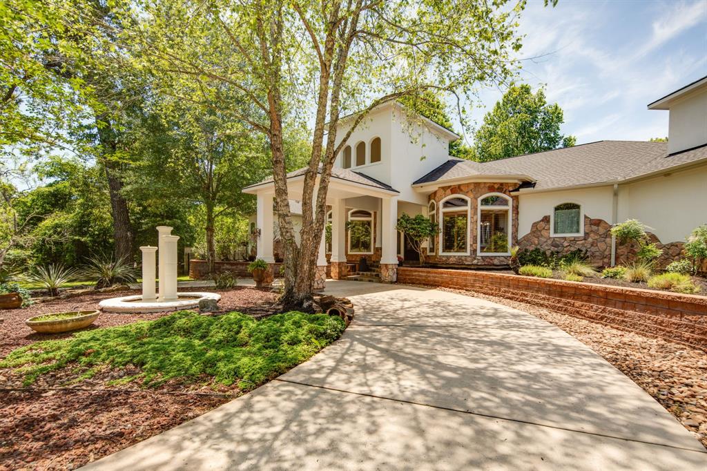 15609 Crown Oaks Drive, Montgomery, Texas image 1