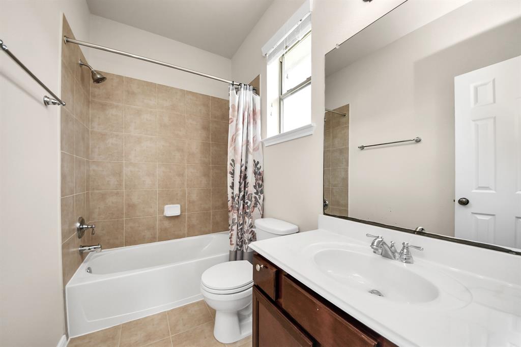 3009 Southern Chase Drive, Pearland, Texas image 41