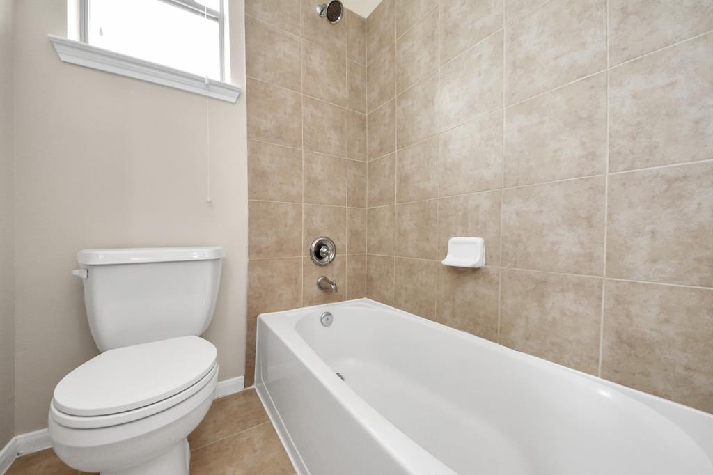 3009 Southern Chase Drive, Pearland, Texas image 46