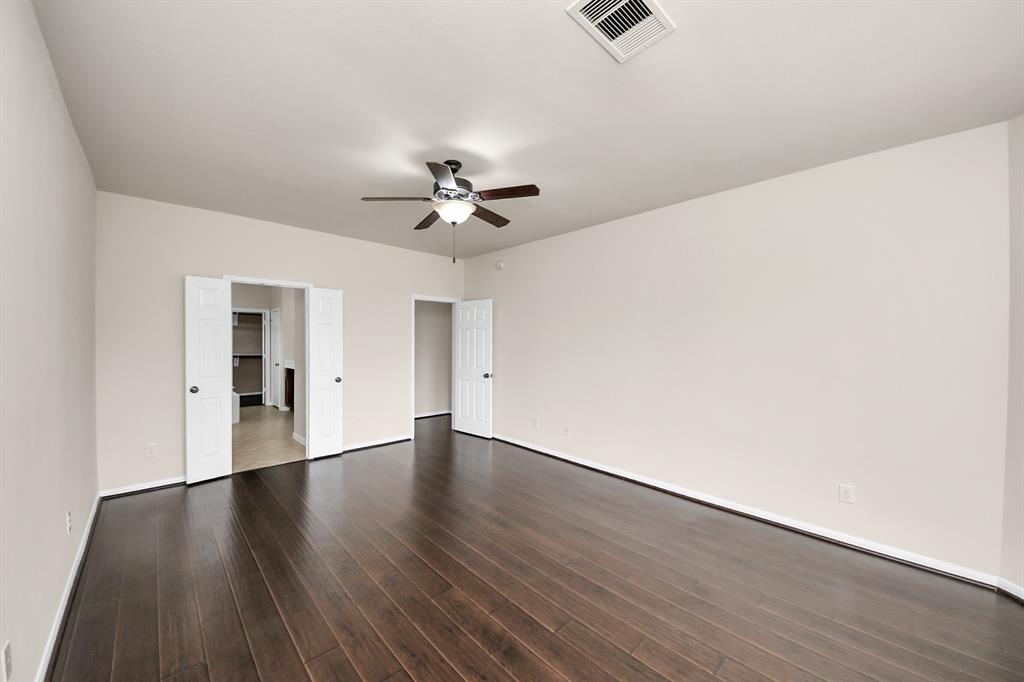 3009 Southern Chase Drive, Pearland, Texas image 31