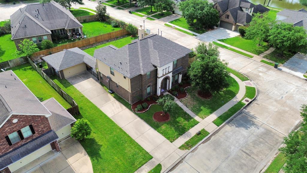3009 Southern Chase Drive, Pearland, Texas image 4