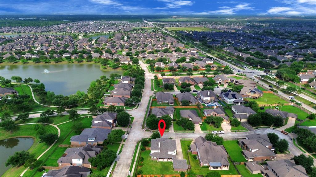 3009 Southern Chase Drive, Pearland, Texas image 2