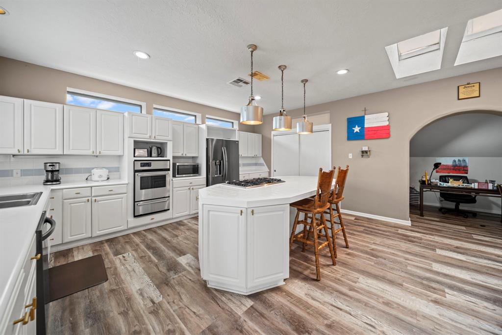 12604 Pegasus Drive, Willis, Texas image 10