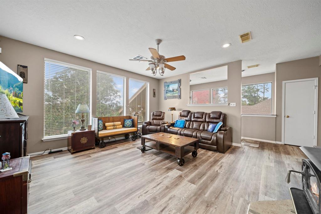 12604 Pegasus Drive, Willis, Texas image 7