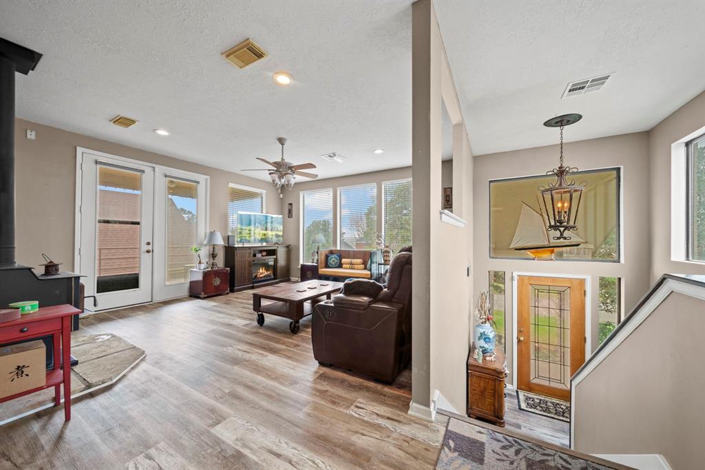 12604 Pegasus Drive, Willis, Texas image 5