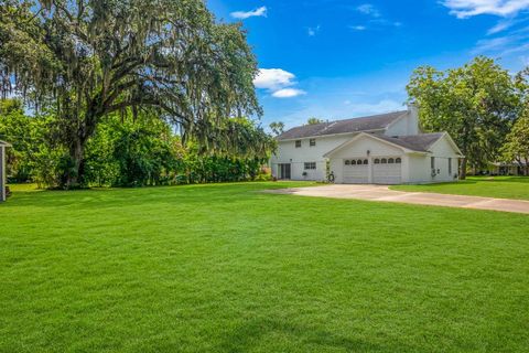 A home in Lake Jackson