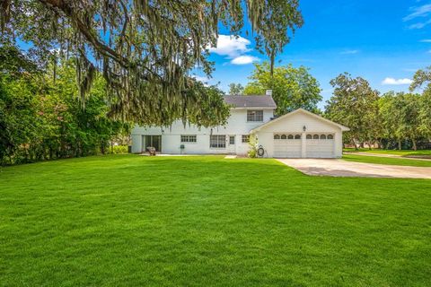 A home in Lake Jackson