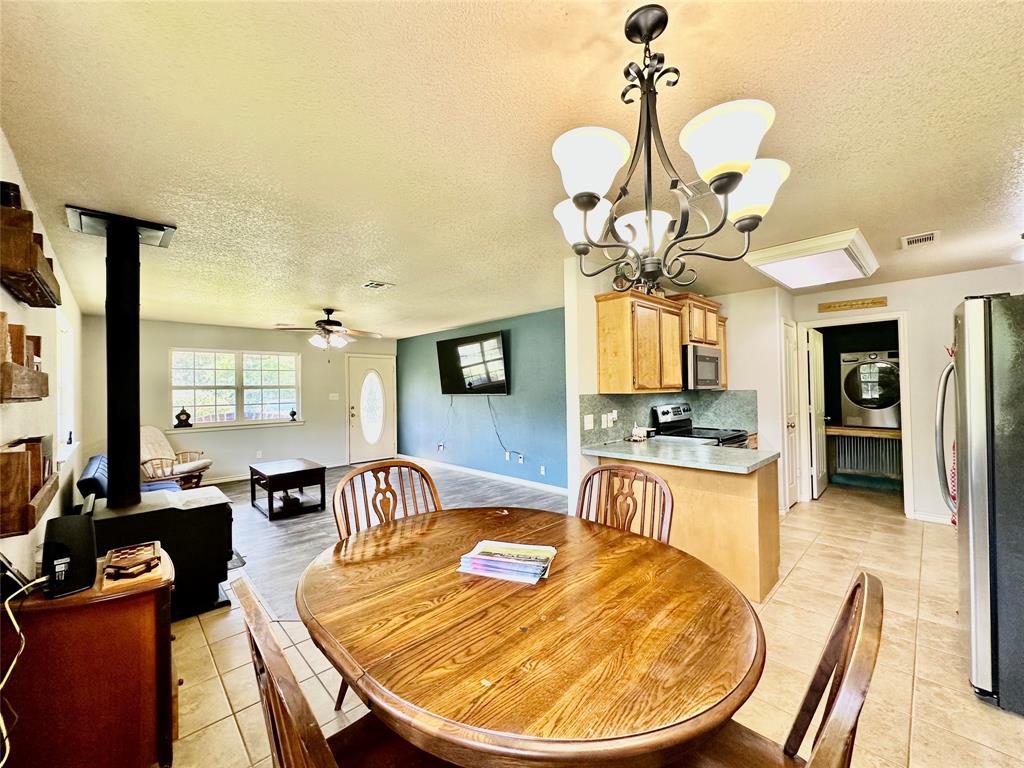 725 County Road 4364, Spurger, Texas image 33
