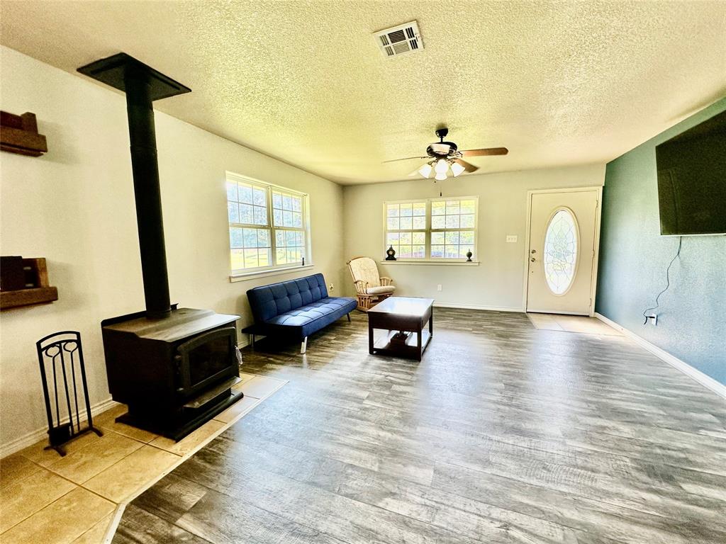 725 County Road 4364, Spurger, Texas image 28