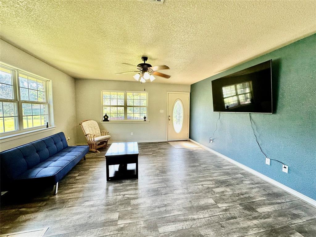 725 County Road 4364, Spurger, Texas image 15