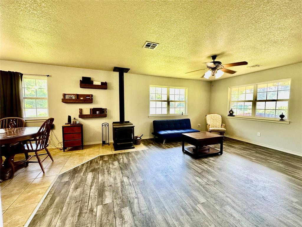 725 County Road 4364, Spurger, Texas image 27