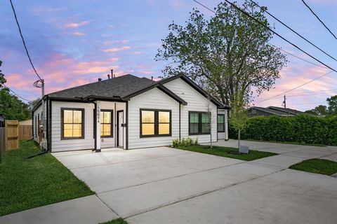 4661 Clover Street Houston TX 77051