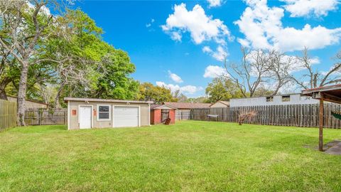 A home in Clute