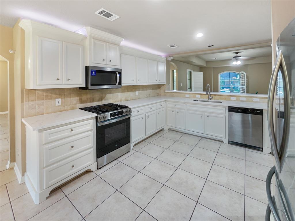 12885 Andromeda Court, Willis, Texas image 7