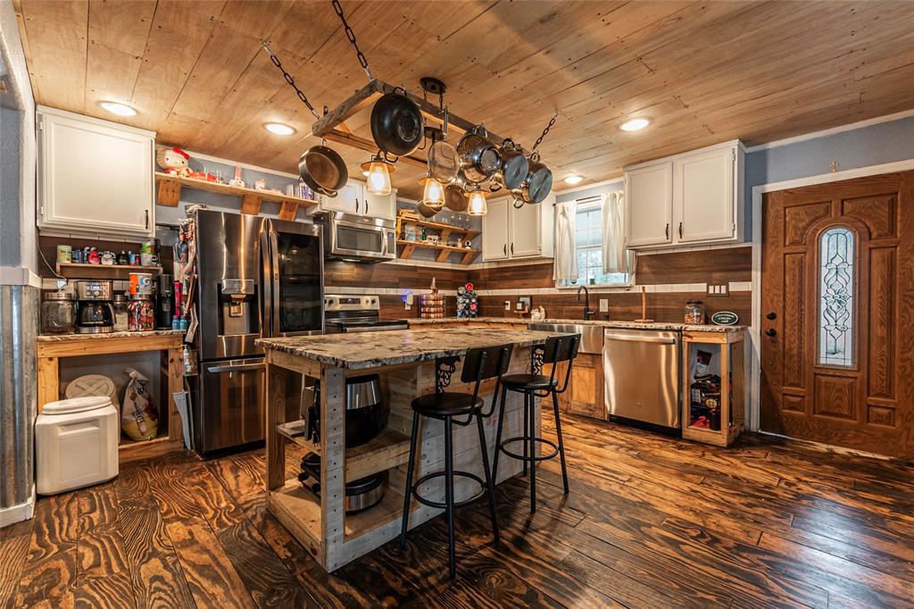 21112 Walnut Drive, New Caney, Texas image 3