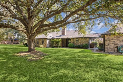 A home in Sealy