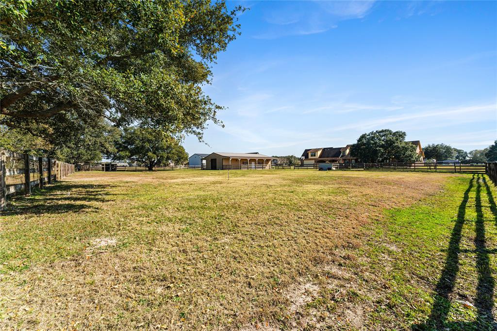 15610 Bayou Oaks Drive, Danbury, Texas image 37