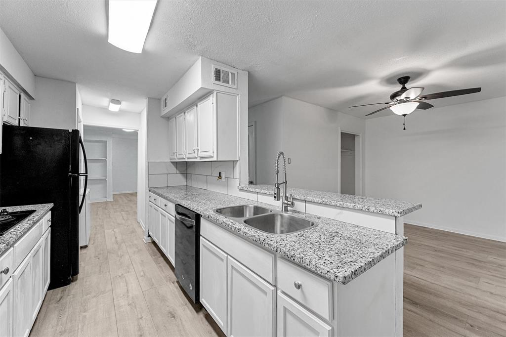 11887 Algonquin Drive, Houston, Texas image 12