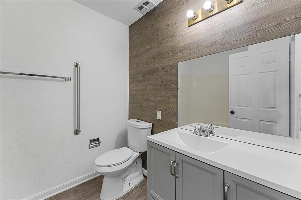 11887 Algonquin Drive, Houston, Texas image 16