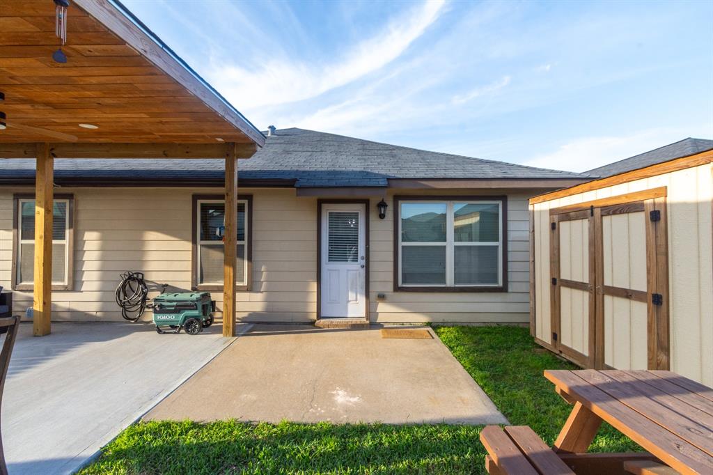 1943 Bravos Manor Lane, Fresno, Texas image 25