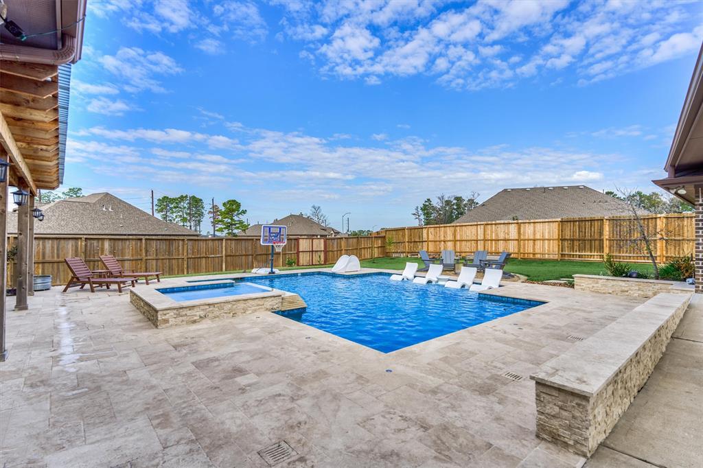 40694 Damuth Drive, Magnolia, Texas image 2
