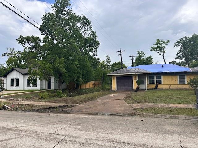 5041 Southwind Street, Houston, Texas image 2