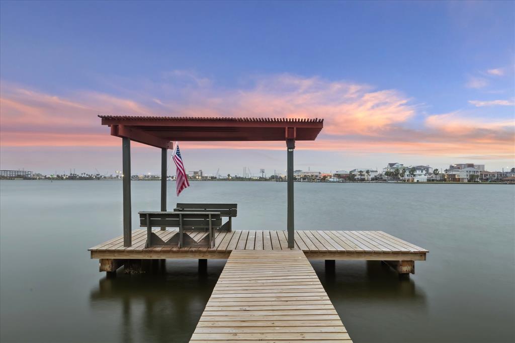 6500 Bayou Front