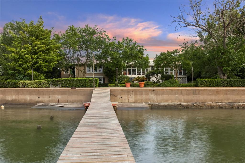 6500 Bayou Front