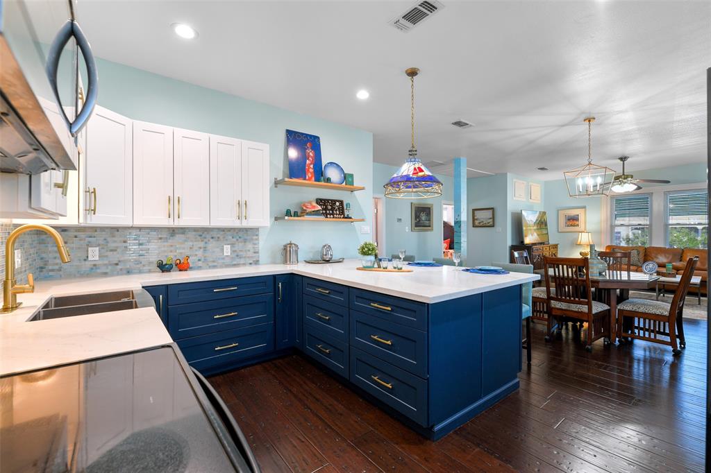 2102 Avenue N, Galveston, Texas image 13