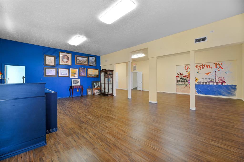 2102 Avenue N, Galveston, Texas image 24