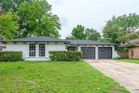 Single Family Residence in Houston TX 7707 Gulf Bank Road.jpg
