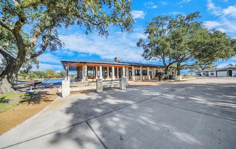 5523 Ehrman Lake Lane Wallis TX 77485