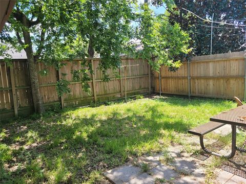 Photo of 1032 Algregg Street, Houston, TX 77009 (MLS # 91845735)